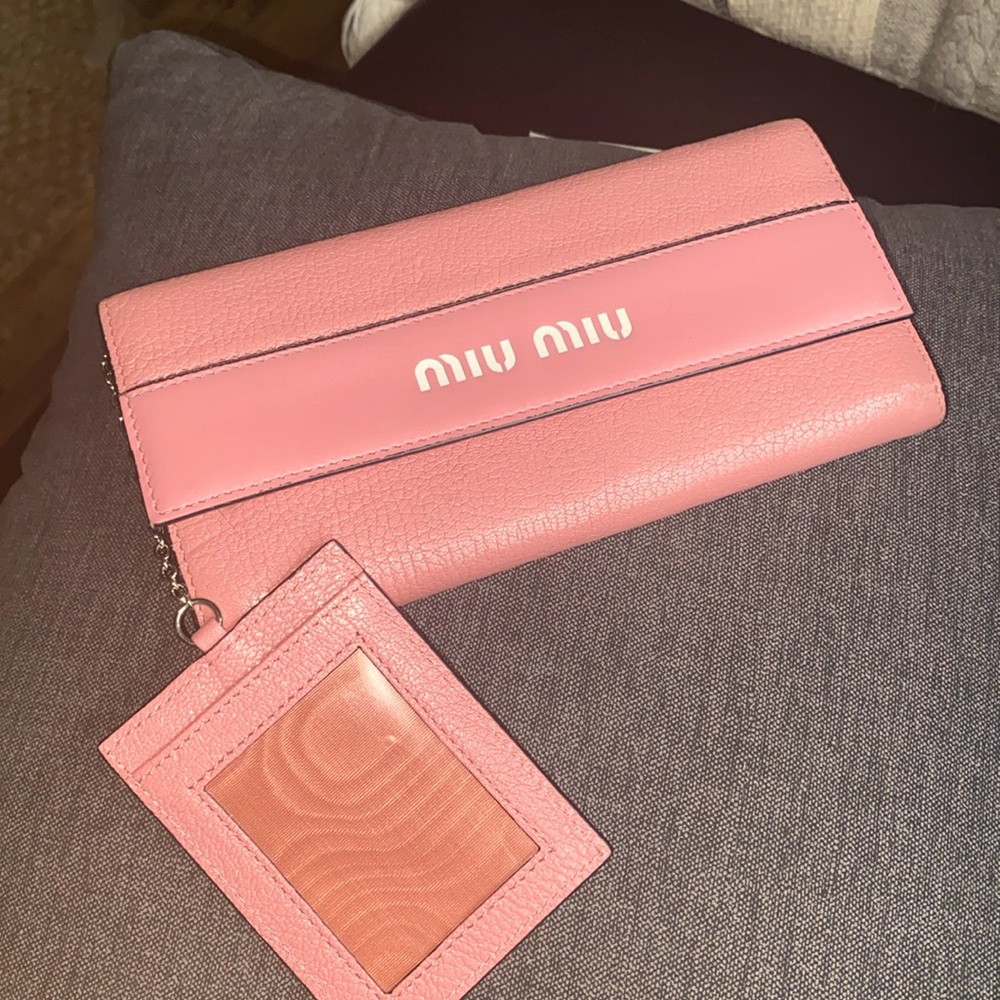 Miu Miu  Authentic pink long wallet